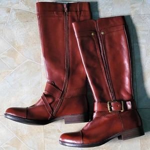 Knee-high leather boots